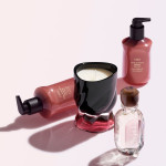 ORIBE Ароматична свічка Valley of Flowers Scented Candle