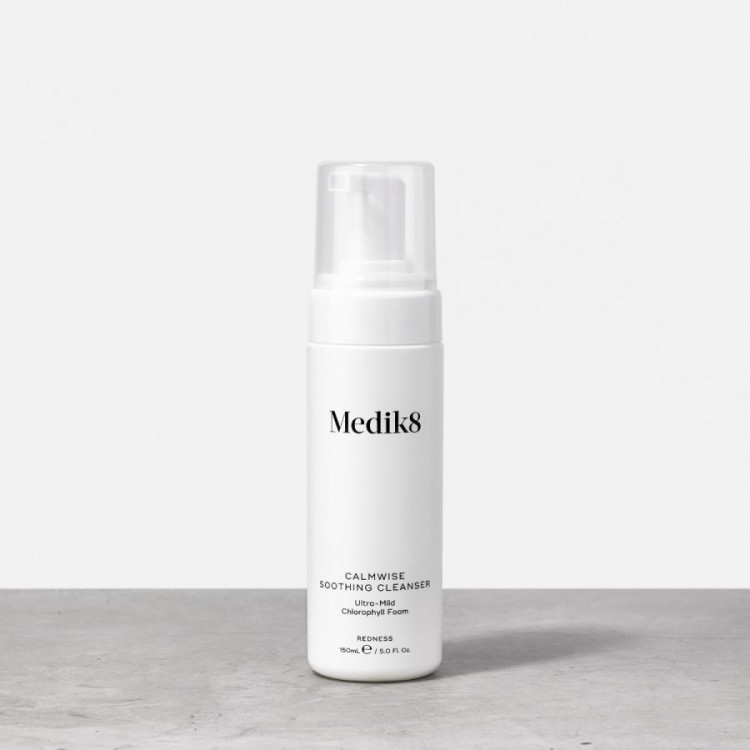 MEDIK8 Пінка очищуюча для чутливої шкіри CALMWISE™ SOOTHING CLEANSER150 мл MEDIK8 Пінка очищуюча для чутливої шкіри CALMWISE™ SOOTHING CLEANSER150 мл