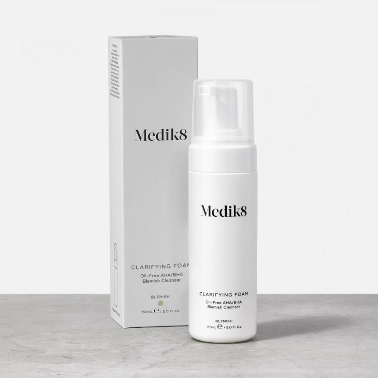  MEDIK8  Пінка очищуюча для жирної проблемної шкіри CLARIFYING FOAM 150 мл