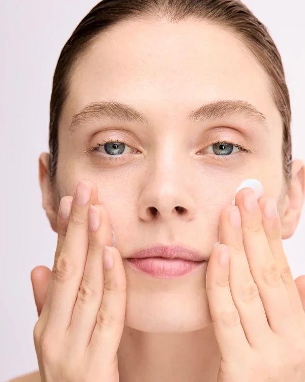 MARGY’S Очищувальне молочко для зняття макіяжу з азуленом The Azulene Cleansing Milk, 200 мл 