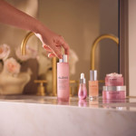 ELEMIS Pro-Collagen Rose Essence-In-Lotion - Зволожуюча есенція-лосьйон Про-Колаген з екстрактом Троянди, 100 мл