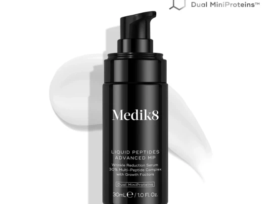 MEDIK8 Сироватка LIQUID PEPTIDES ADVANCED MP з проривною біотехнологією Dual MiniProteinsTM у складі для боротьби з ознаками старіння шкіри.