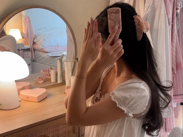 Big Effing Clip in Pink Chantilly Великий крабик для волосся "Pink Chantilly"