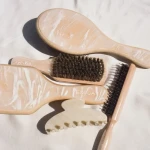 Flat Brush in Leche Овальна щітка для волосся «Leche»																																		