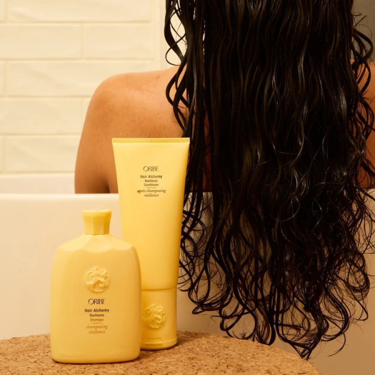 Oribe Шампунь для інтенсивного відновлення волосся "Алхімія краси" Hair Alchemy Resilience Shampoo Oribe Шампунь для інтенсивного відновлення волосся "Алхімія краси" Hair Alchemy Resilience Shampoo
