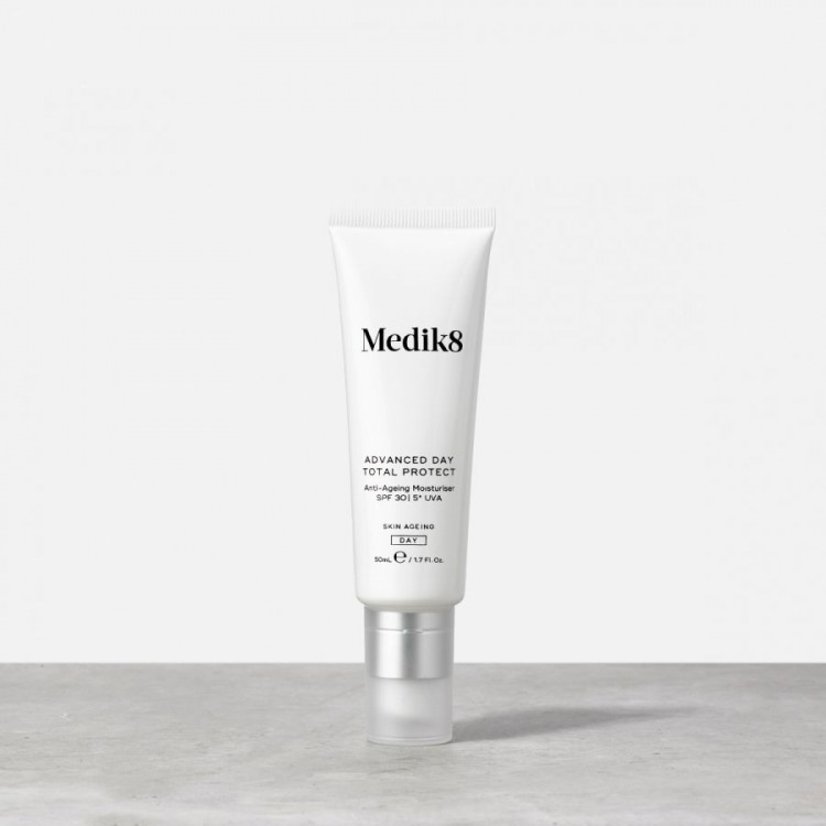 MEDIK8 Крем денний зволоджуючий із SPF30 Advanced Day Total Protect 50 мл MEDIK8 Крем денний зволоджуючий із SPF30 Advanced Day Total Protect 50 мл