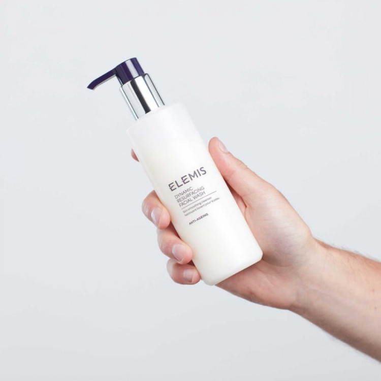 ELEMIS Щоденний очисник шкіри Динамічна шліфовка - Dynamic Resurfacing Facial Wash 200 мл ELEMIS Щоденний очисник шкіри Динамічна шліфовка - Dynamic Resurfacing Facial Wash 200 мл