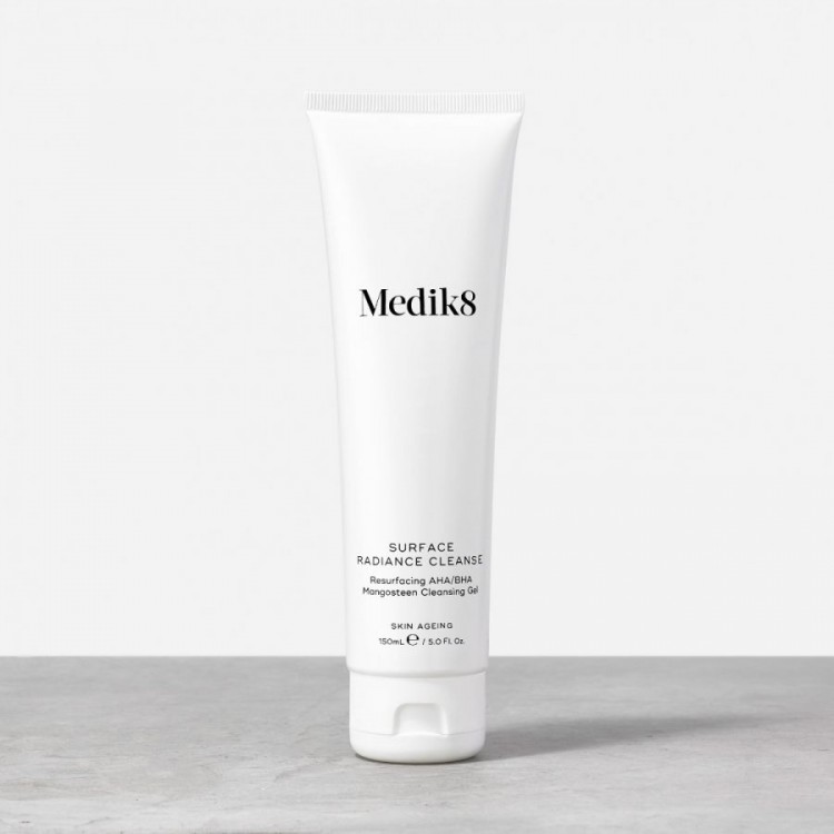 MEDIK8 Гель очищуючий з АНА кислотами з екстрактом мангостана  SURFACE RADIANCE CLEANSE 150  мл