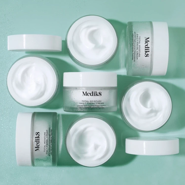 MEDIK8 Крем зволожуючий щоденнийTOTAL MOISTURE DAILY FACIAL CREAM™ 50 мл MEDIK8 Крем зволожуючий щоденнийTOTAL MOISTURE DAILY FACIAL CREAM™ 50 мл