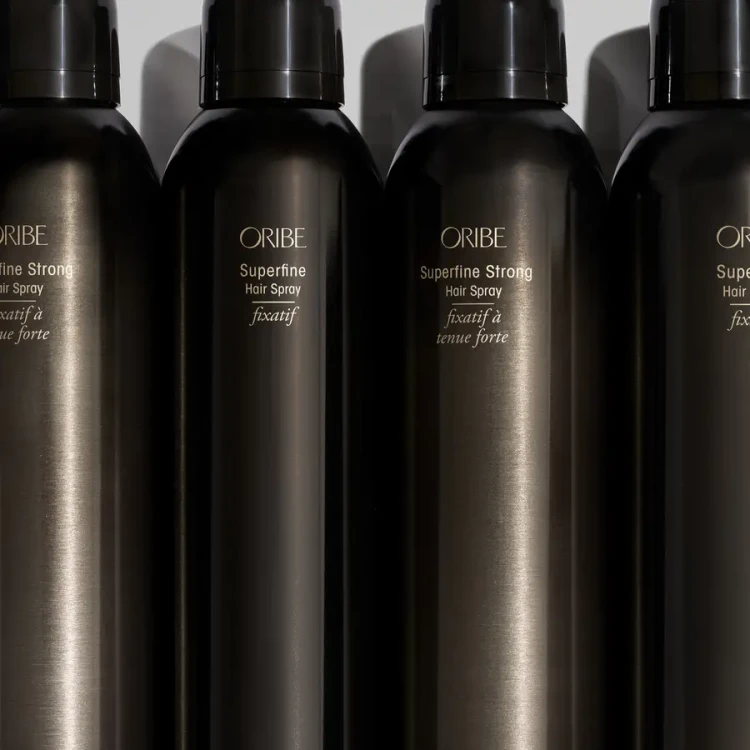 ORIBE - Спрей для сверхсильної фіксації "Лак-невагомість" Superfine Strong Hair Spray 300 мл ORIBE - Спрей для сверхсильної фіксації "Лак-невагомість" Superfine Strong Hair Spray 300 мл