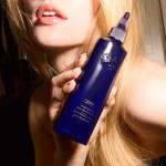 ORIBE Трітмент для глибокого зволоження та екстра блиску волосся Mirror Rinse Glass Hair Treatment "Дзеркальна глазур" 175 мл ORIBE Трітмент для глибокого зволоження та екстра блиску волосся Mirror Rinse Glass Hair Treatment "Дзеркальна глазур" 175 мл